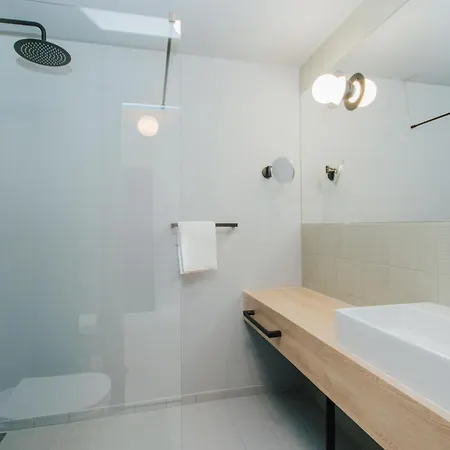 Apero Aparthotel 3*