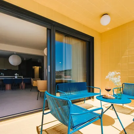Apero Aparthotel