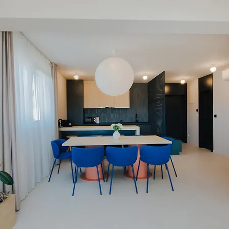 Apero Aparthotel 3*