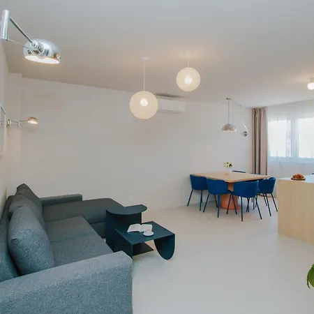 Apero Aparthotel