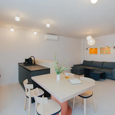 Apero Aparthotel 3*