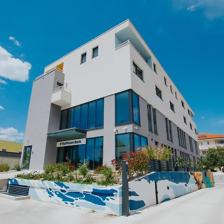 Apero Aparthotel